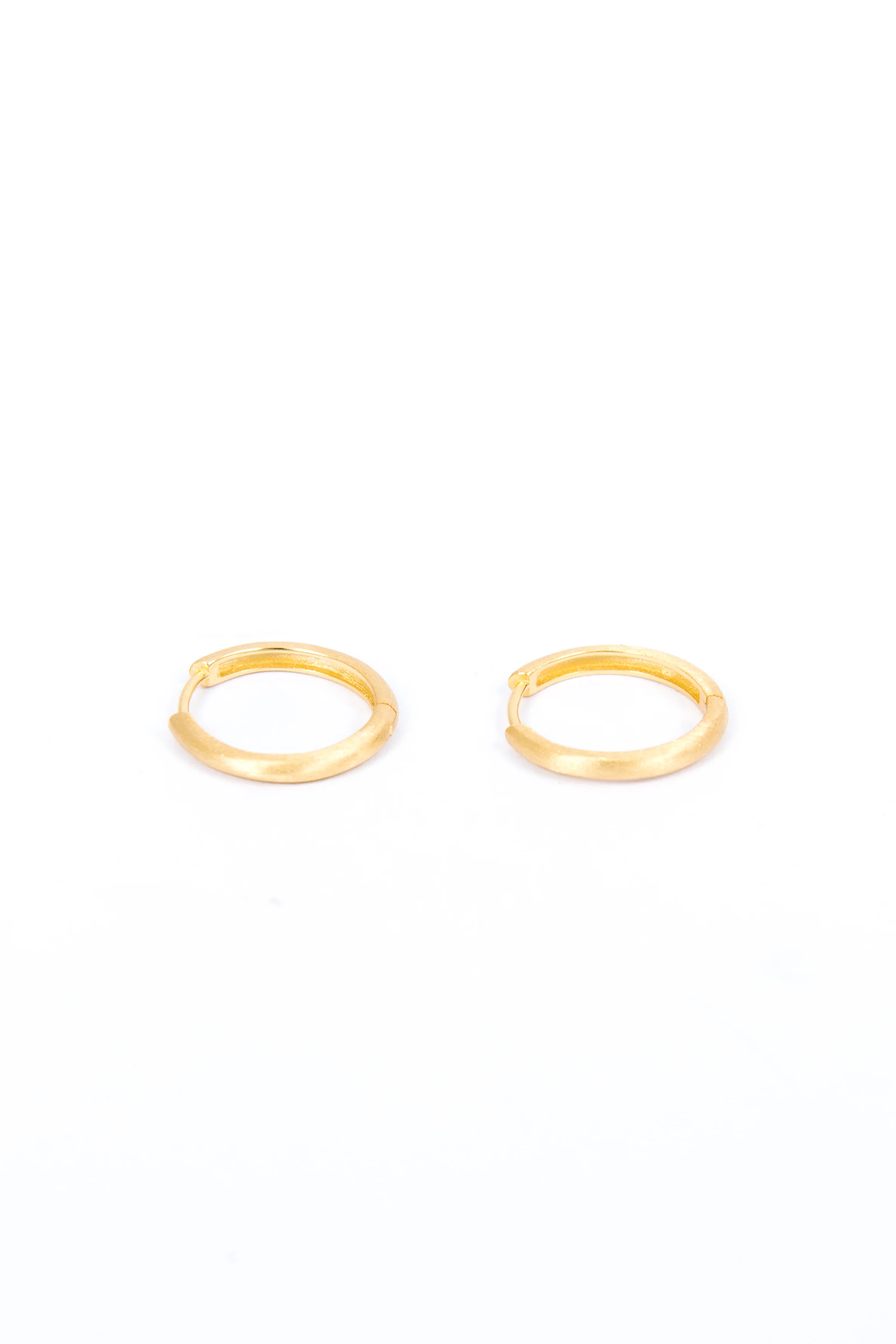 16 mm Matte Huggies - Image 3