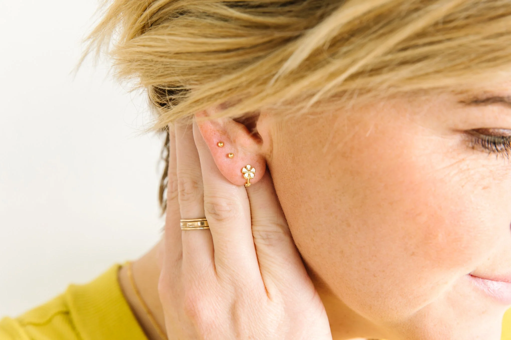 Dainty Daisy Huggie - Image 10