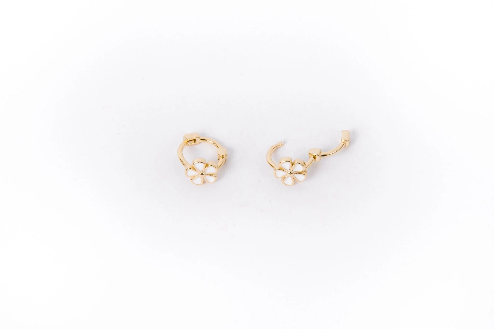 Dainty Daisy Huggie - Image 3