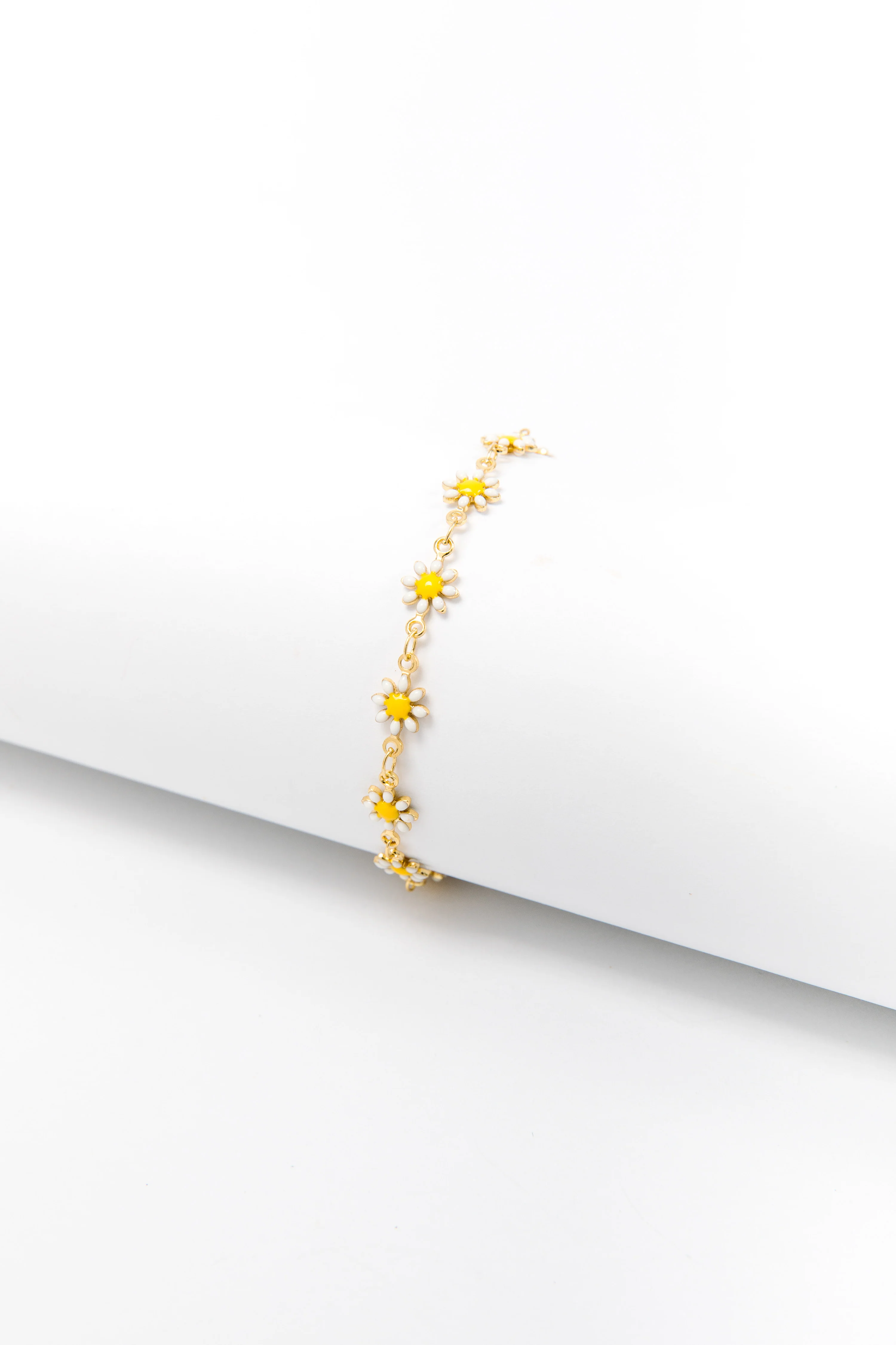 Coming up Daisies Bracelet - Image 3