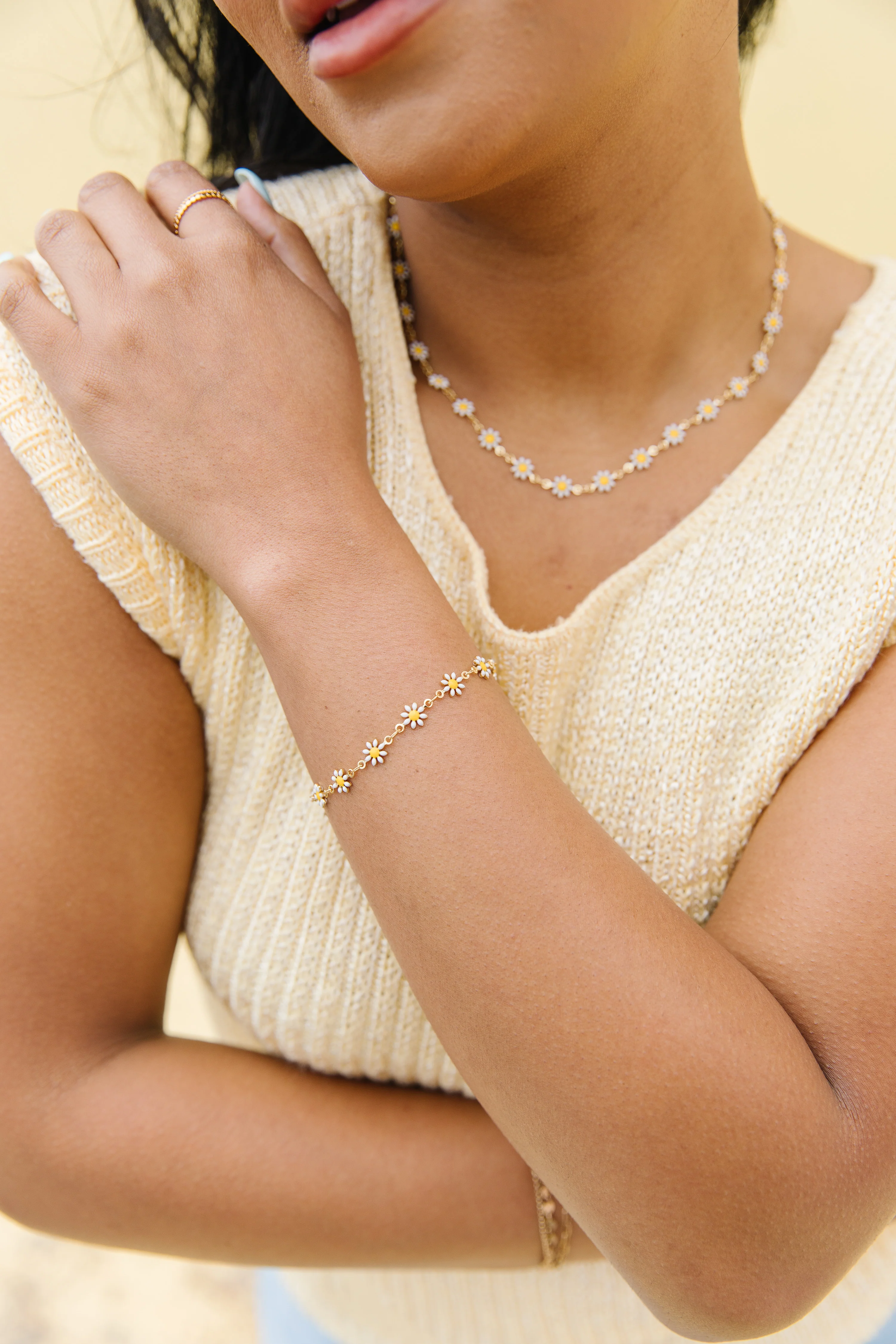 Coming up Daisies Bracelet - Image 5
