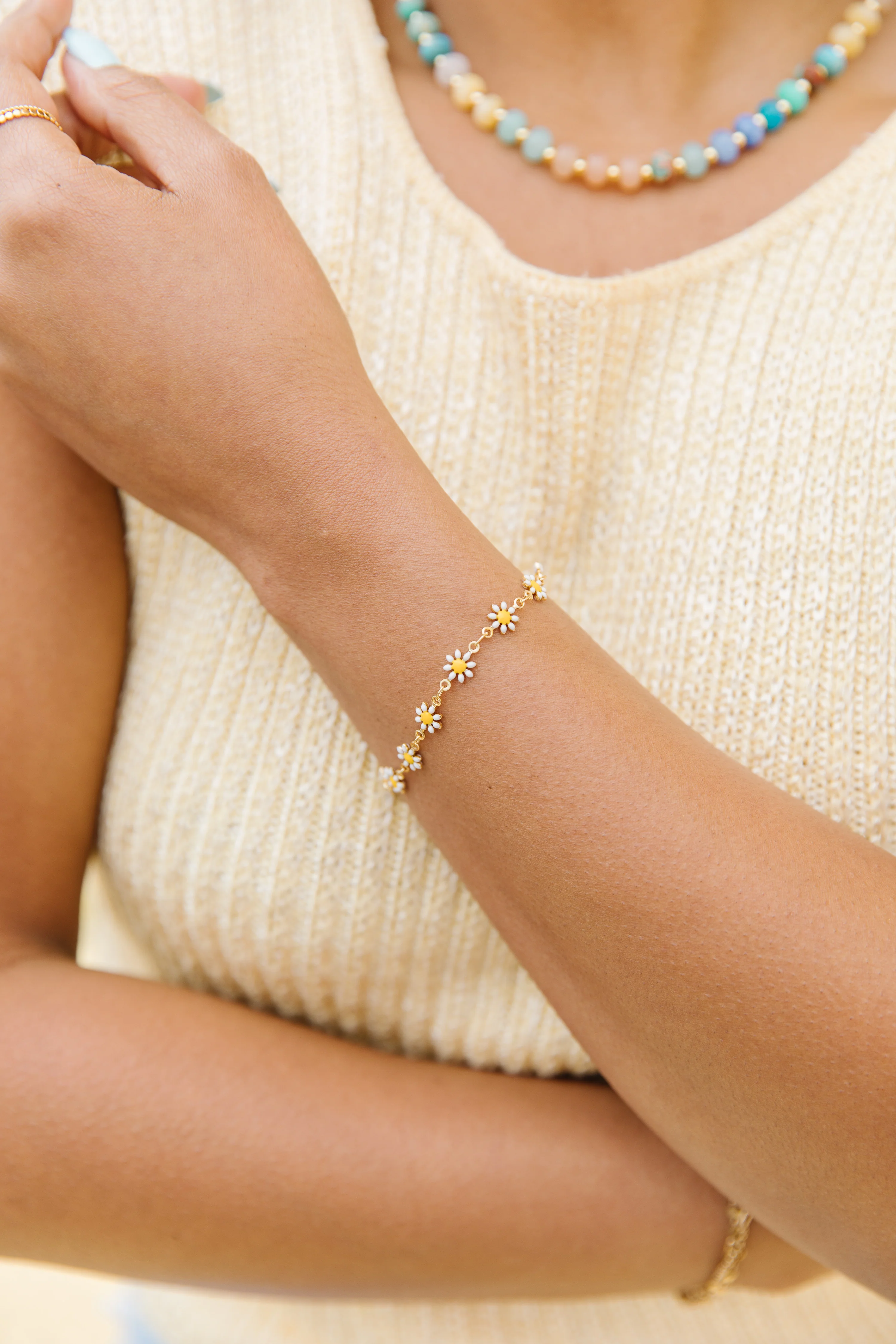 Coming up Daisies Bracelet - Image 6