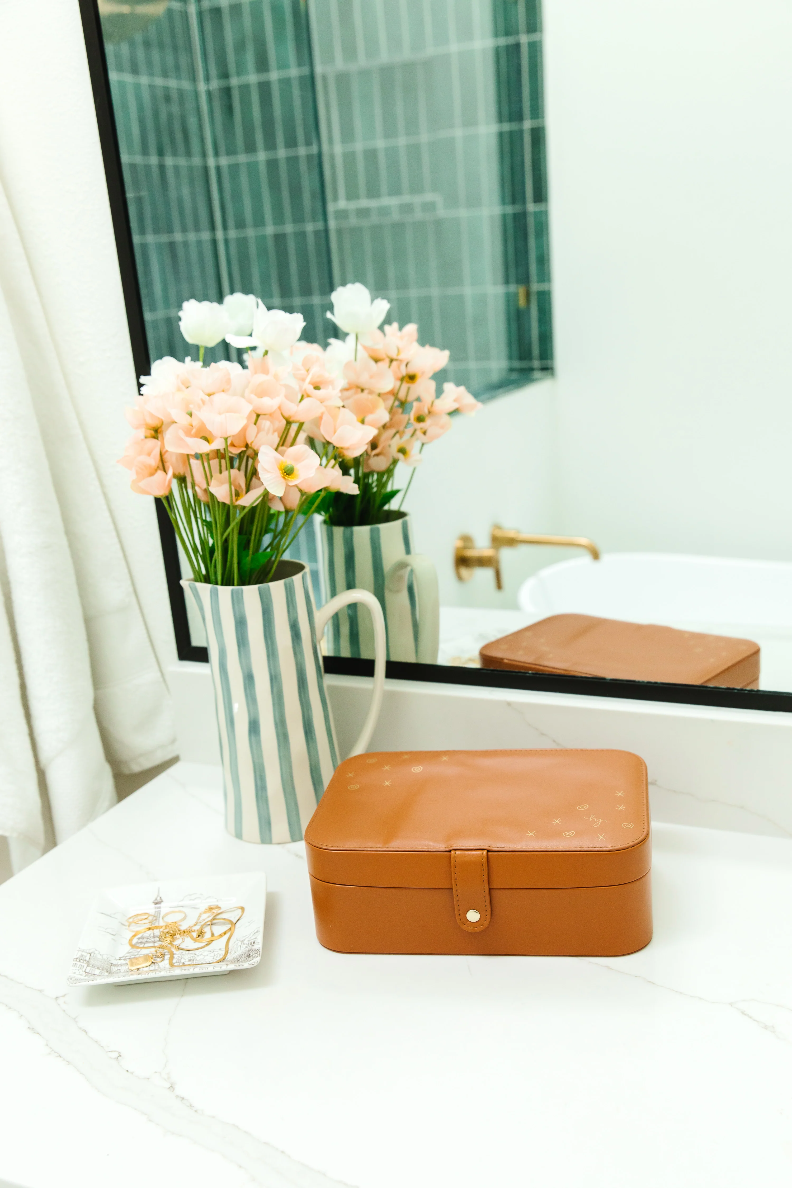 She's Everything Jewelry Box - Image 8